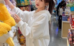 女性跟教练晚上练车合适吗